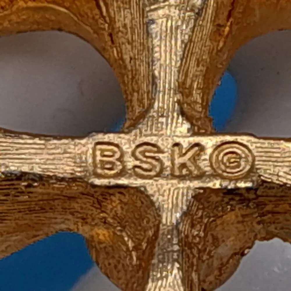 Vintage BSK Bow Brooch, Openwork Gold Tone Metal Pin - 1 1/2 Inches